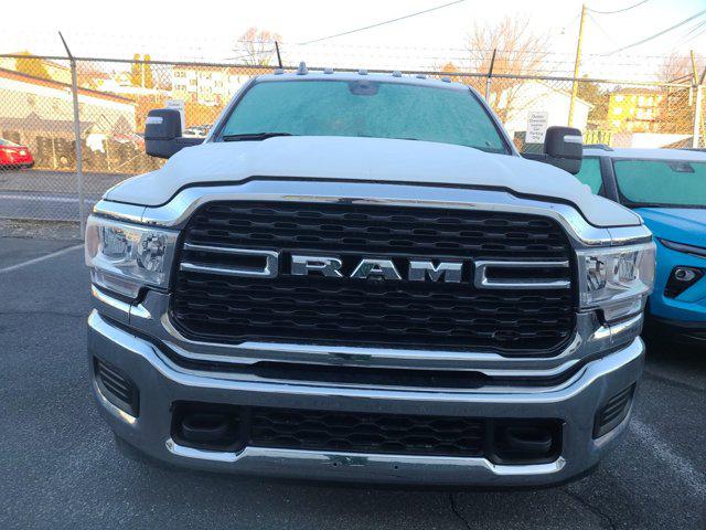 2023 RAM 3500 Tradesman Crew Cab 4x4 8 Box