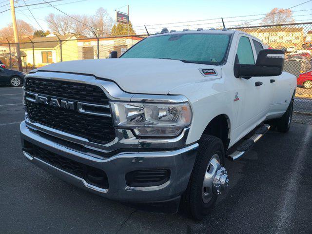 2023 RAM 3500 Tradesman Crew Cab 4x4 8 Box