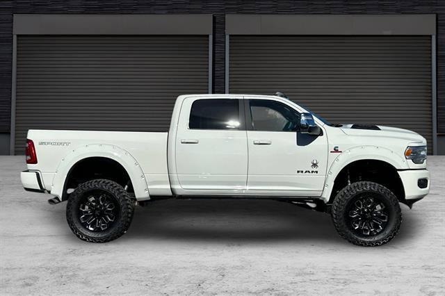 2024 RAM Ram 3500 RAM 3500 LARAMIE CREW CAB 4X4 64 BOX