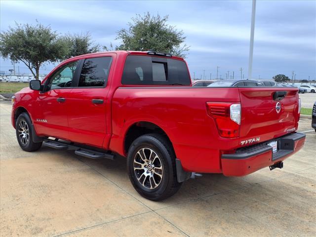 2022 Nissan TITAN Crew Cab SV 4x4