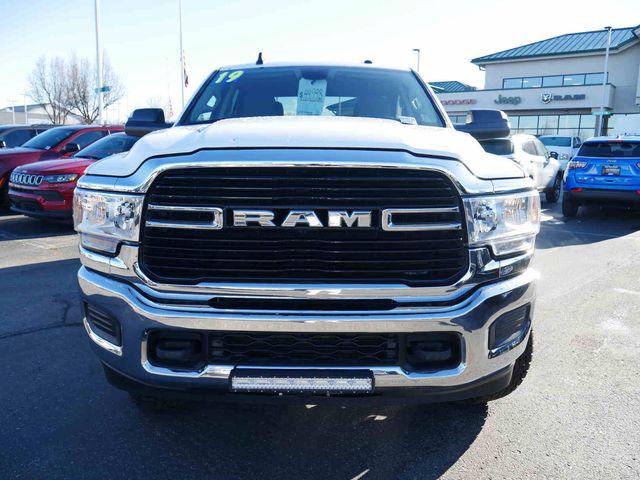 2019 RAM 3500 Big Horn Crew Cab 4x4 8 Box