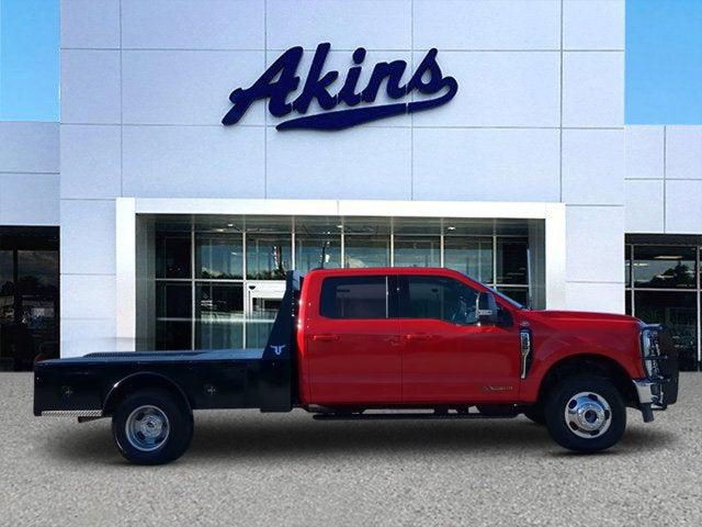 2024 Ford F-350 Chassis LARIAT