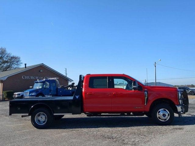 2024 Ford F-350 Chassis LARIAT