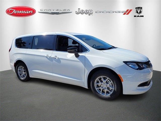 2025 Chrysler Voyager VOYAGER