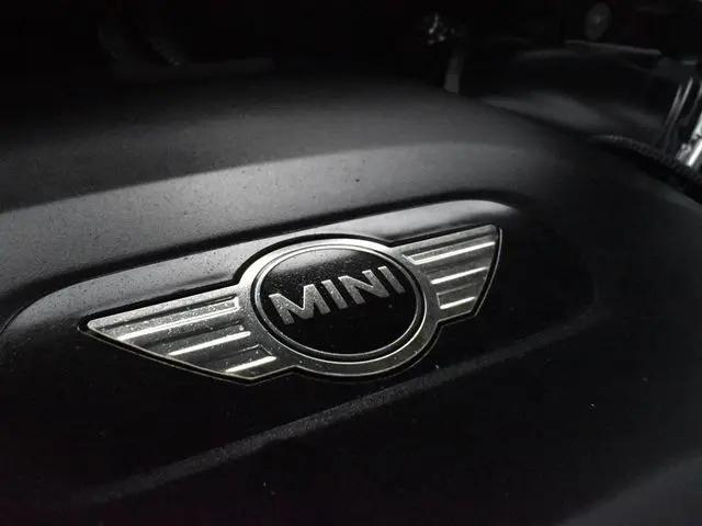 2017 MINI Cooper Clubman Cooper