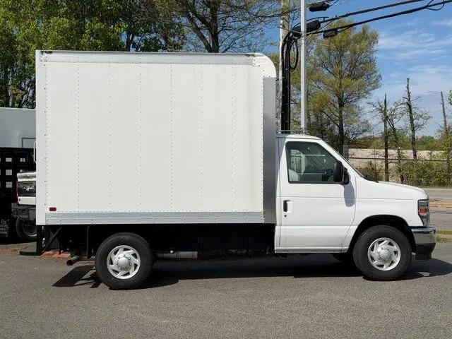 2025 Ford E-350 Cutaway E-Series Cutaway