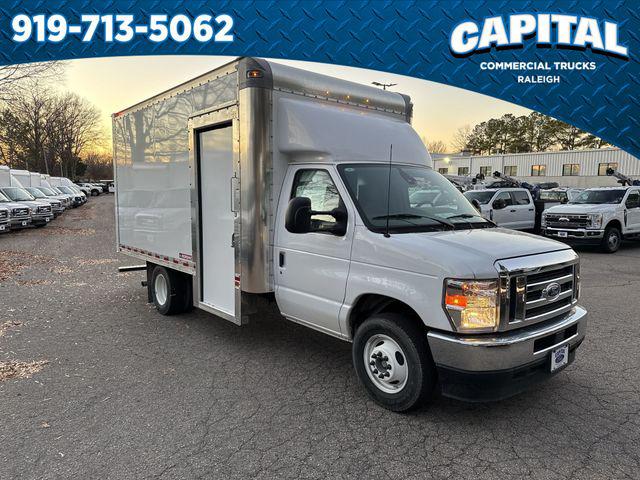 2025 Ford E-350 Cutaway 14FT BOX/SIDE DOOR
