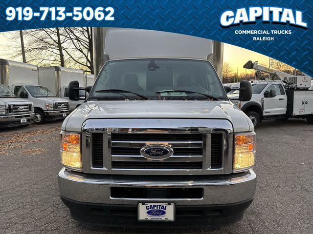 2025 Ford E-350 Cutaway 14FT BOX/SIDE DOOR