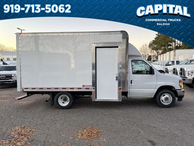 2025 Ford E-350 Cutaway 14FT BOX/SIDE DOOR