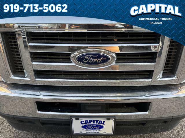 2025 Ford E-350 Cutaway 14FT BOX/SIDE DOOR