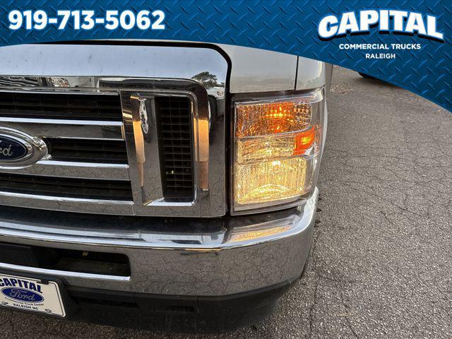 2025 Ford E-350 Cutaway 14FT BOX/SIDE DOOR
