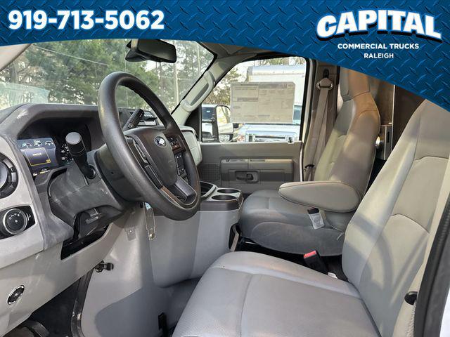 2025 Ford E-350 Cutaway 14FT BOX/SIDE DOOR