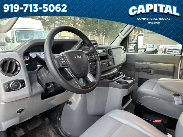 2025 Ford E-350 Cutaway 14FT BOX/SIDE DOOR