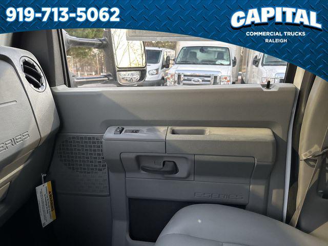 2025 Ford E-350 Cutaway 14FT BOX/SIDE DOOR