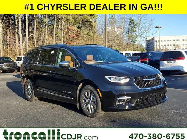 2025 Chrysler Pacifica Hybrid PACIFICA PLUG-IN HYBRID PINNACLE