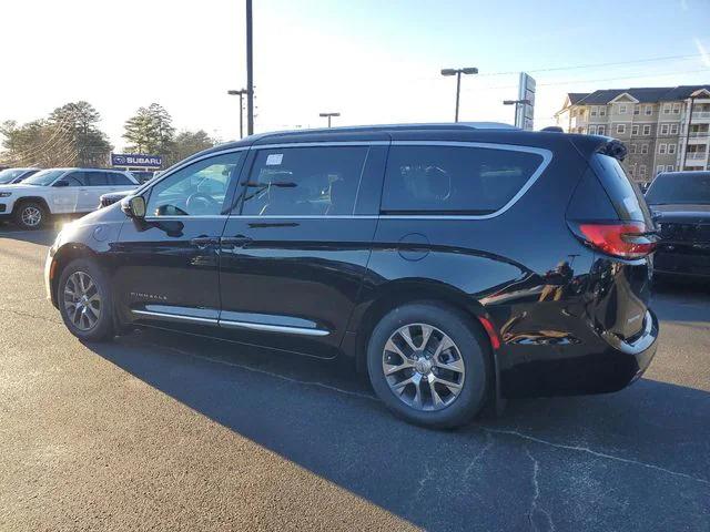 2025 Chrysler Pacifica Hybrid PACIFICA PLUG-IN HYBRID PINNACLE