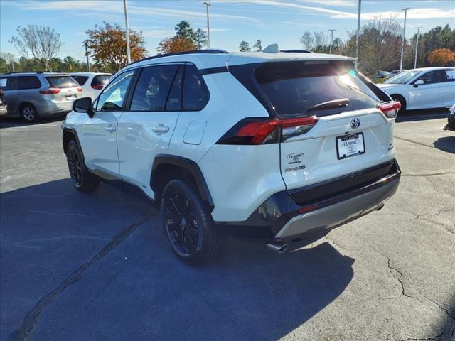 2022 Toyota RAV4 Hybrid SE