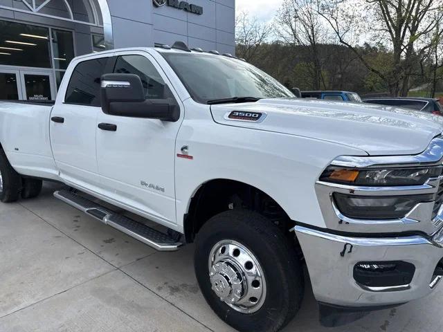 2025 RAM Ram 3500 RAM 3500 LONE STAR CREW CAB 4X4 8 BOX
