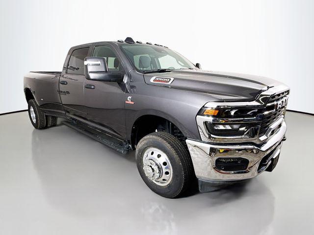 2025 RAM Ram 3500 RAM 3500 TRADESMAN CREW CAB 4X4 8 BOX