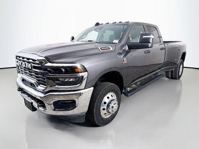 2025 RAM Ram 3500 RAM 3500 TRADESMAN CREW CAB 4X4 8 BOX