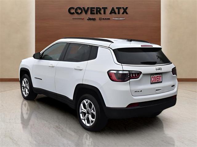2025 Jeep Compass COMPASS LATITUDE 4X4