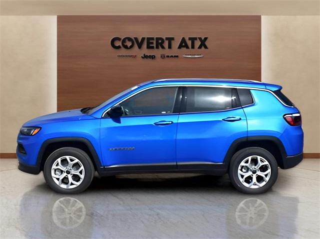 2025 Jeep Compass COMPASS LATITUDE 4X4