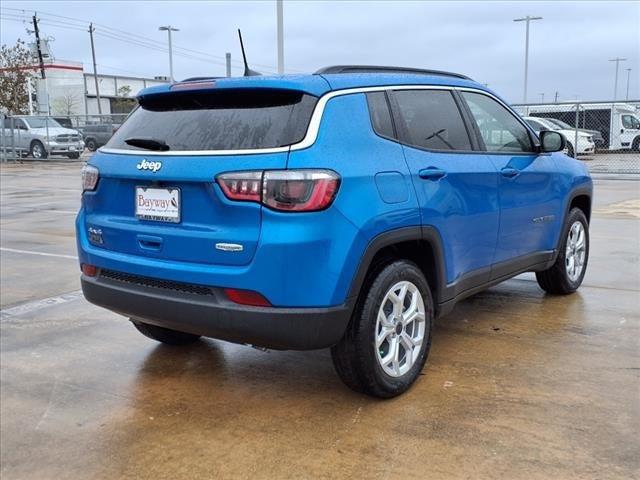 2025 Jeep Compass COMPASS LATITUDE 4X4