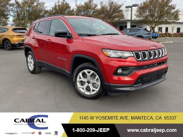 2025 Jeep Compass COMPASS LATITUDE 4X4