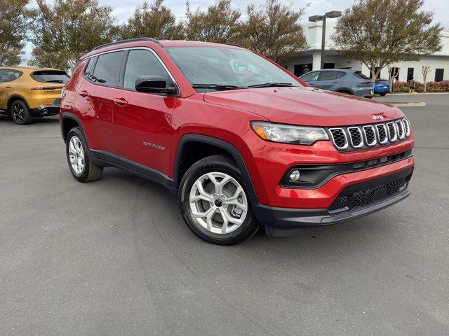 2025 Jeep Compass COMPASS LATITUDE 4X4