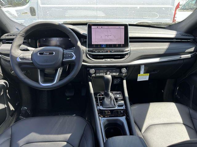2025 Jeep Compass COMPASS LIMITED 4X4