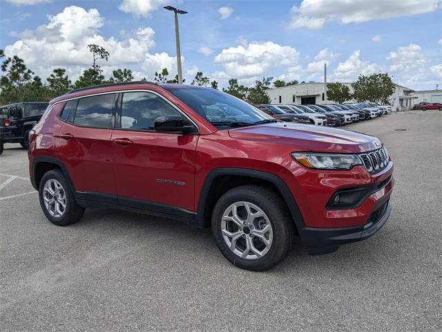 2025 Jeep Compass COMPASS LATITUDE 4X4