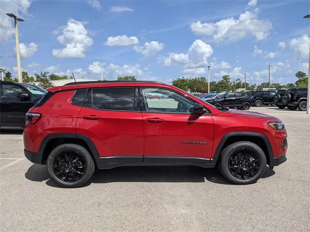 2025 Jeep Compass COMPASS LATITUDE 4X4