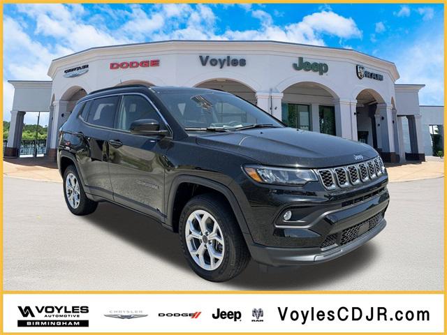 2025 Jeep Compass COMPASS LATITUDE 4X4