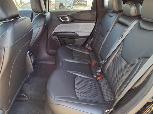 2025 Jeep Compass Latitude photo 5