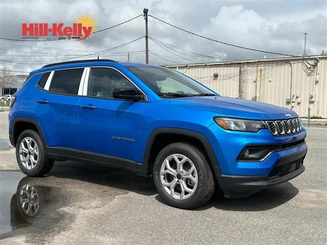 2025 Jeep Compass COMPASS LATITUDE 4X4