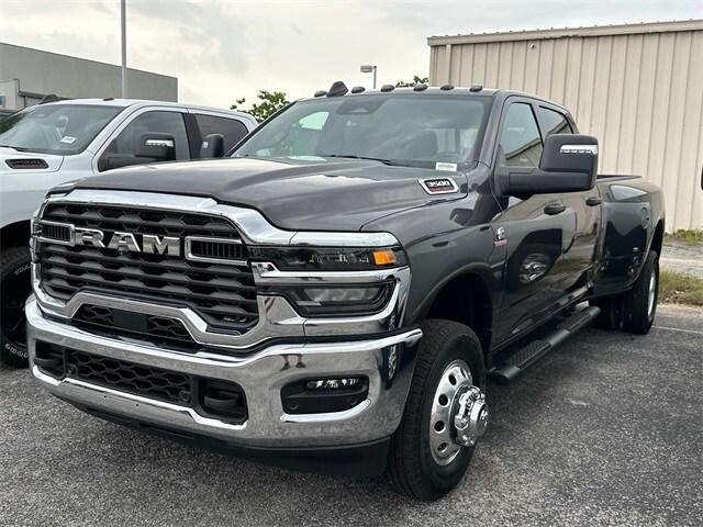 2025 RAM Ram 3500 RAM 3500 TRADESMAN CREW CAB 4X4 8 BOX
