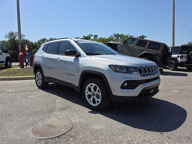 2025 Jeep Compass COMPASS LATITUDE 4X4