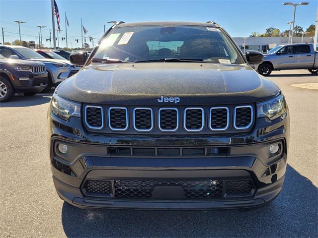 2025 Jeep Compass COMPASS LATITUDE 4X4