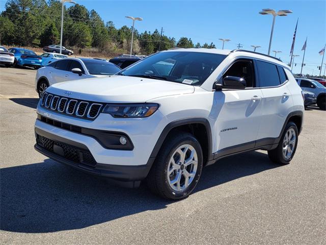 2025 Jeep Compass COMPASS LATITUDE 4X4