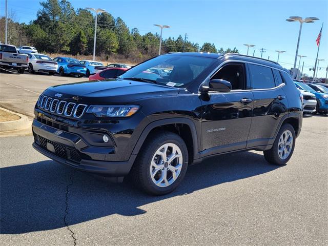 2025 Jeep Compass COMPASS LATITUDE 4X4