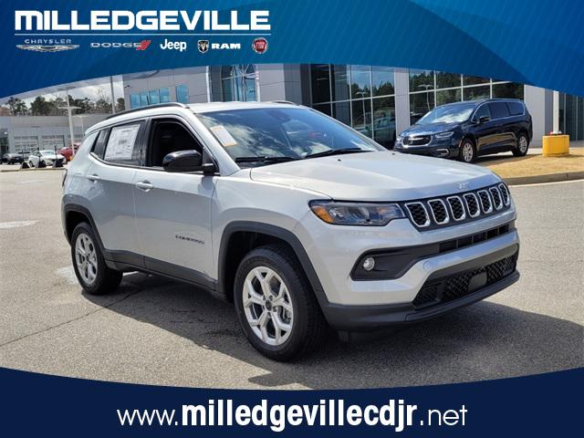 2025 Jeep Compass COMPASS LATITUDE 4X4