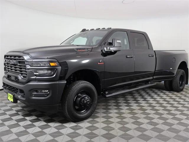 2025 RAM Ram 3500 RAM 3500 TRADESMAN CREW CAB 4X4 8 BOX