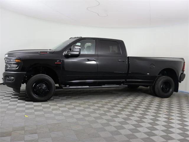 2025 RAM Ram 3500 RAM 3500 TRADESMAN CREW CAB 4X4 8 BOX