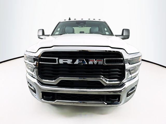 2025 RAM Ram 3500 RAM 3500 TRADESMAN CREW CAB 4X4 8 BOX