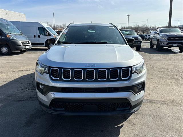 2025 Jeep Compass COMPASS LATITUDE 4X4
