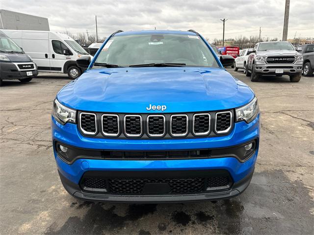 2025 Jeep Compass COMPASS LATITUDE 4X4