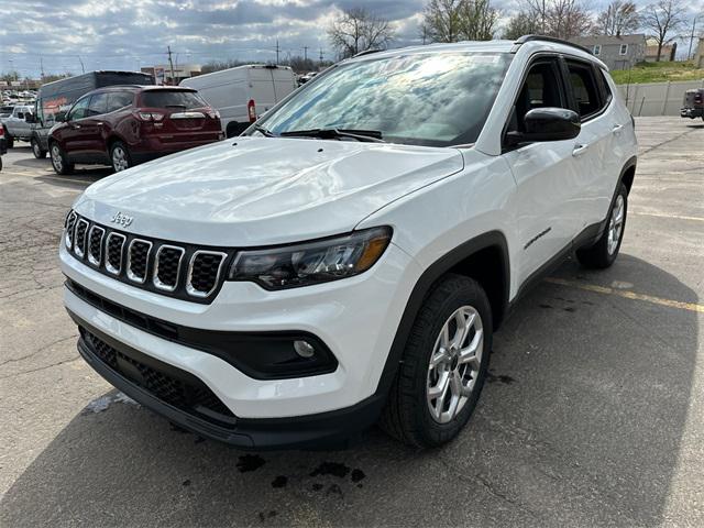 2025 Jeep Compass COMPASS LATITUDE 4X4