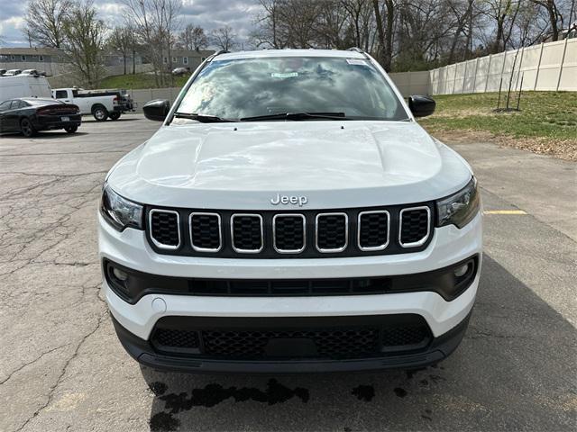 2025 Jeep Compass COMPASS LATITUDE 4X4