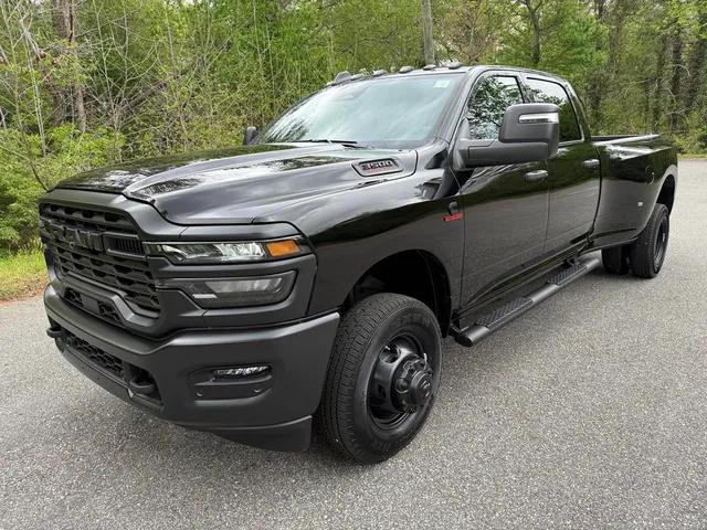 2025 RAM Ram 3500 RAM 3500 TRADESMAN CREW CAB 4X4 8 BOX