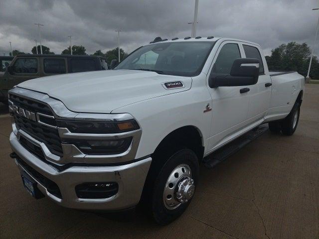 2025 RAM Ram 3500 RAM 3500 TRADESMAN CREW CAB 4X4 8 BOX